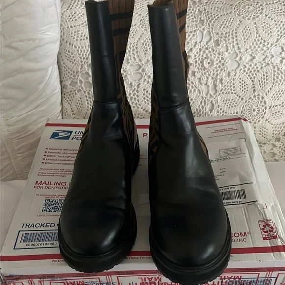 Fendi Black and Brown Ankle Boots with FF Monogram - Picture 2 of 5